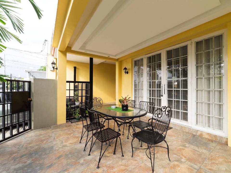 47 Long Beach Apartment in Pasay