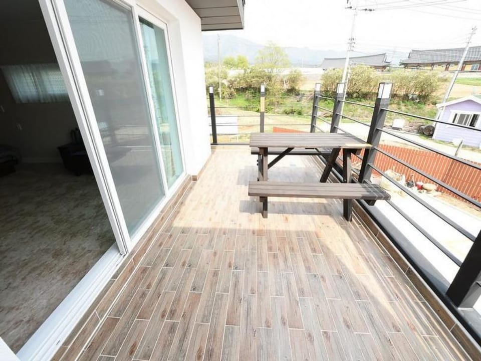 Seorabeol Togi Tourist Pension Campground/ 
RV Resort in South Korea
