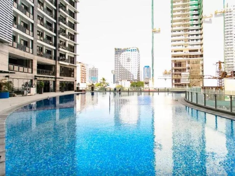 Deluxe Studio Knightsbridge Makati 37F Apartment in Mandaluyong