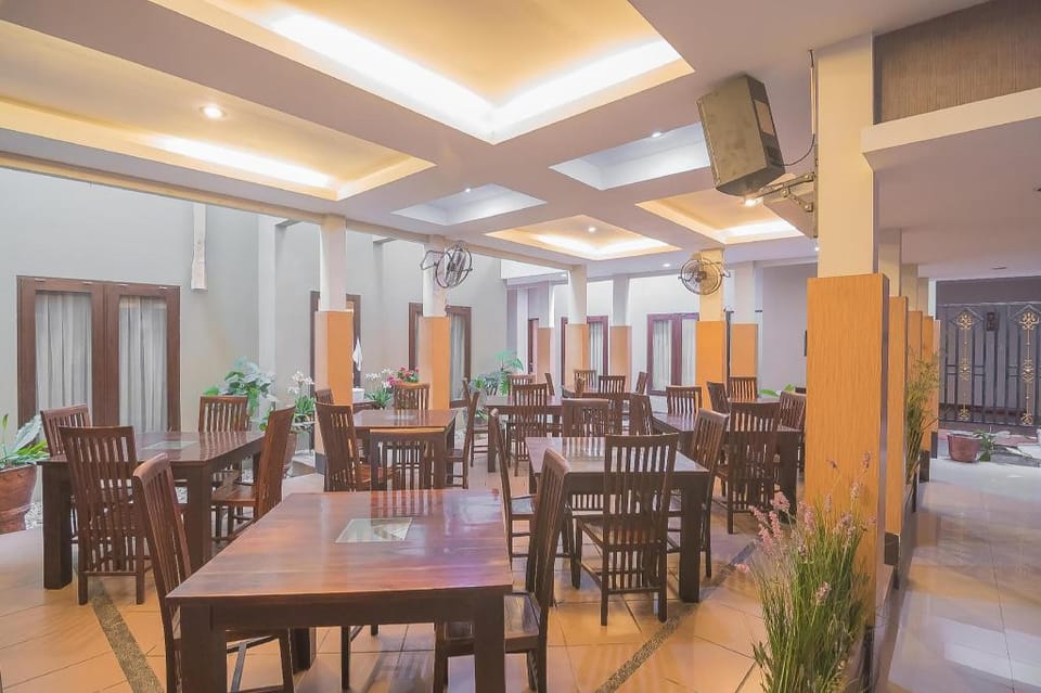 RedDoorz Plus Syariah @ Banjarbaru 2 Bed and Breakfast in Indonesia