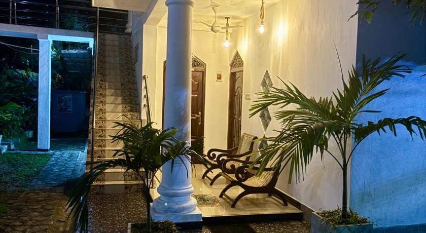 Tiny Royal Palace Bed and Breakfast in Southern Province