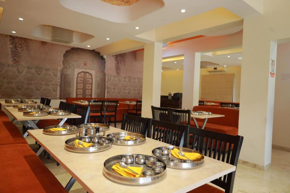 Hotel Naivedya Hotel in Maharashtra