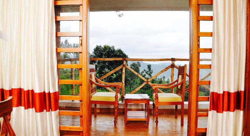 Hanging Huts Resort - Kotagiri Resort in Kerala