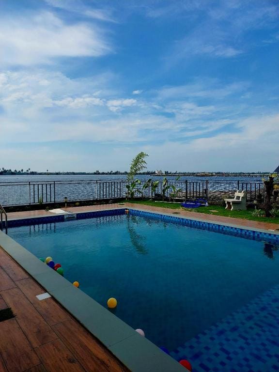 Mira's PMC Lakeshore Resort Hotel in Kerala