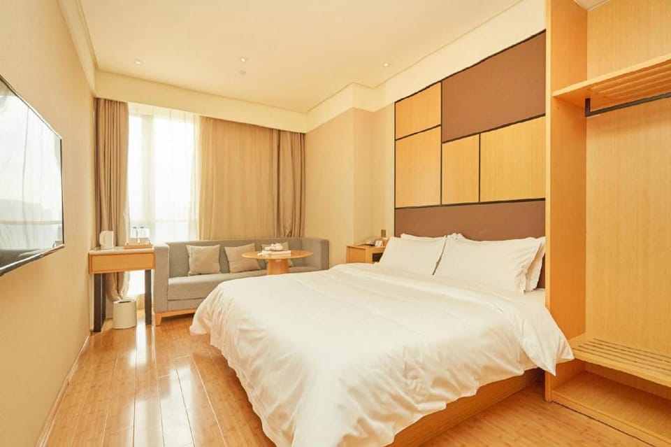 Ji Hotel Shanghai Fengxian Nanqiao Bus Station Hotel in Shanghai