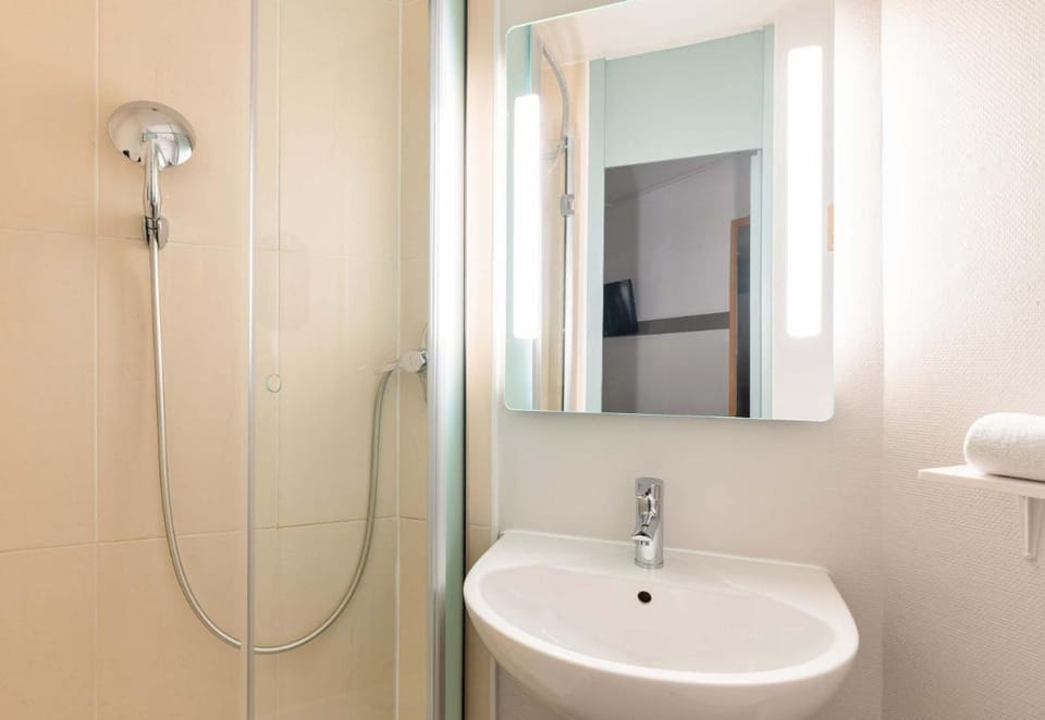 B&B Hôtel LYON Saint-Bonnet Mi-Plaine Hotel in Auvergne-Rhône-Alpes