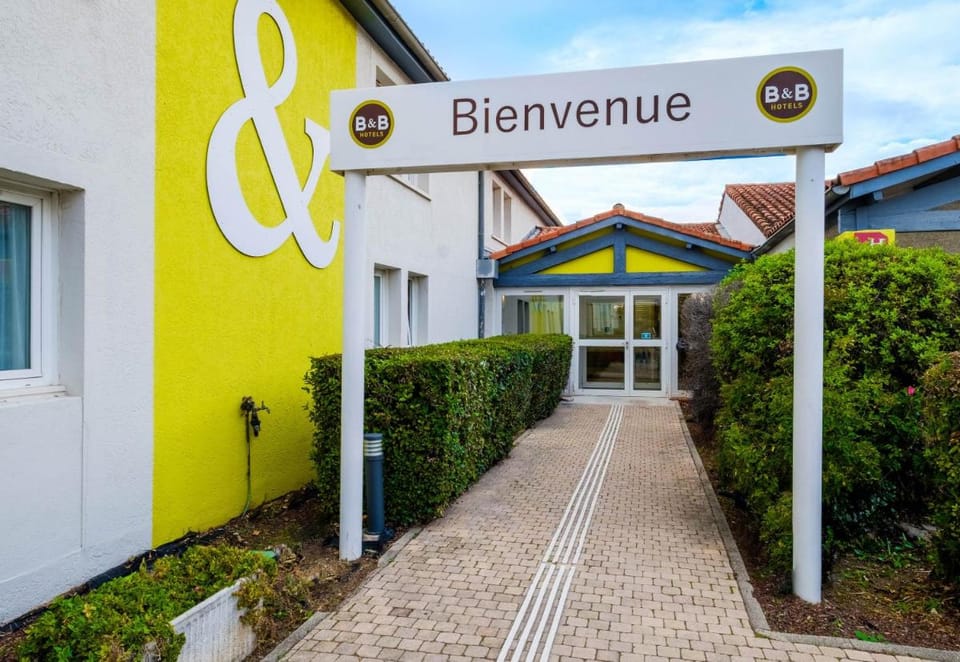 B&B HOTEL FREJUS Puget-sur-Argens Hotel in Roquebrune-sur-Argens