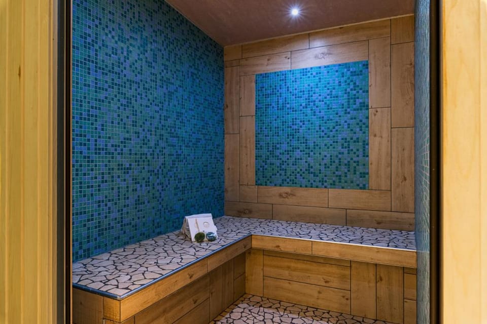 Le Place Neuve Hotel in Auvergne-Rhône-Alpes