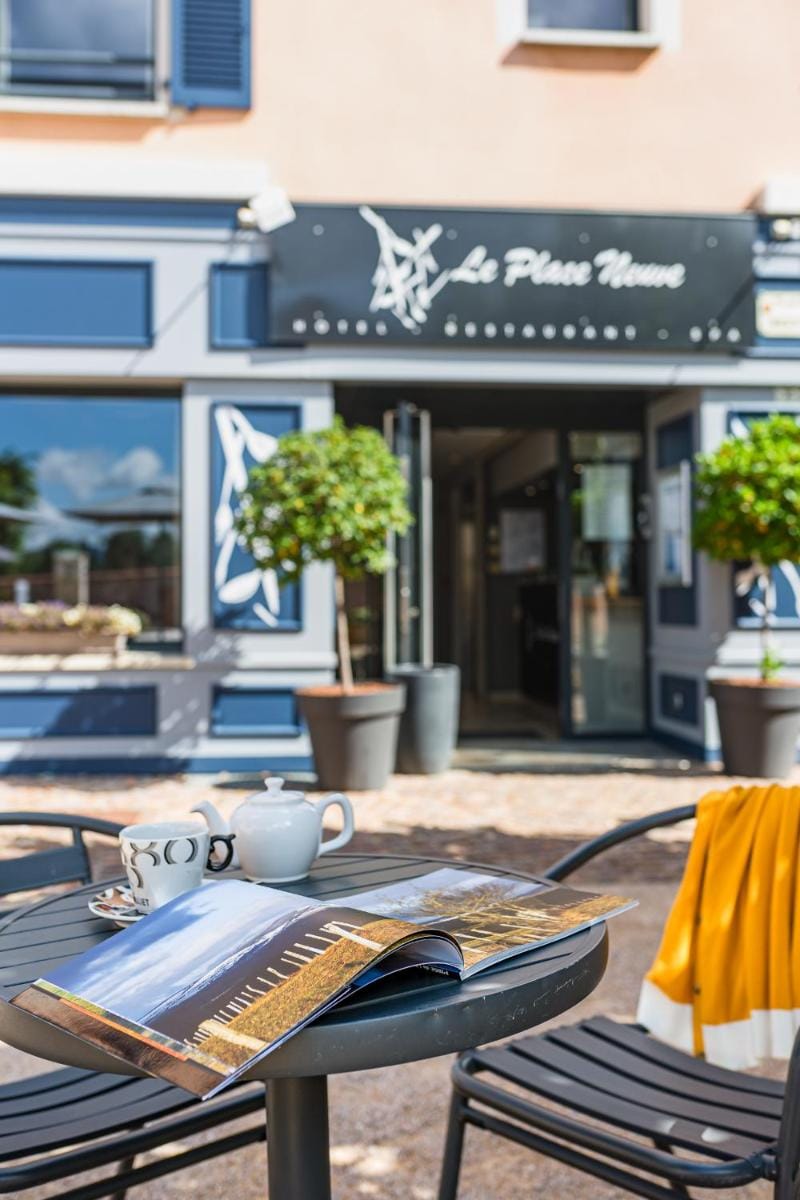 Le Place Neuve Hotel in Auvergne-Rhône-Alpes