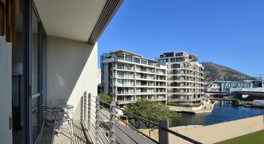 410 Harbour Bridge Apartment in Cape Town