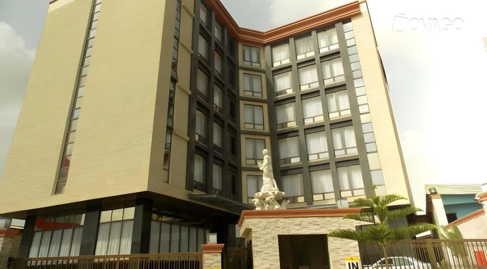 Golden Tulip Essential Lagos Airport Hotel Hotel in Lagos