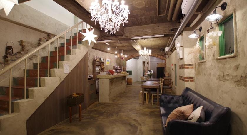 Cinnamon Guest House Dogo Bed and Breakfast in Japan
