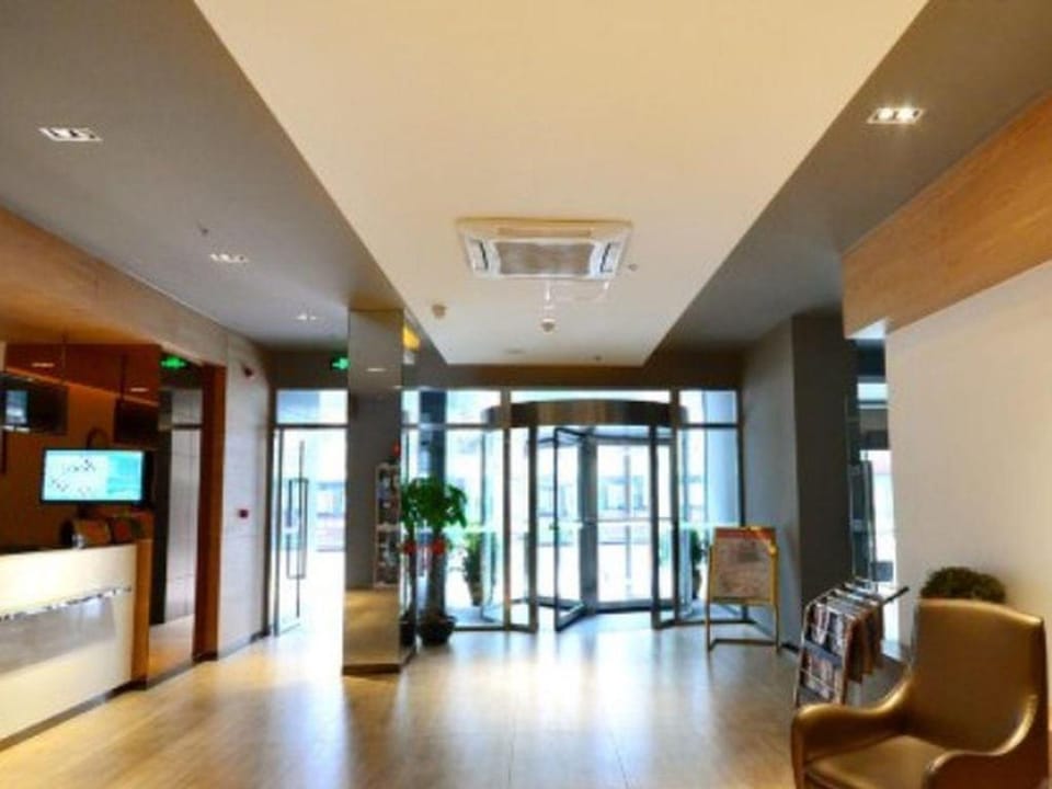 Jinjiang Inn Wuhan Zhonghua Road HuangheLou Branch Hotel in Wuhan