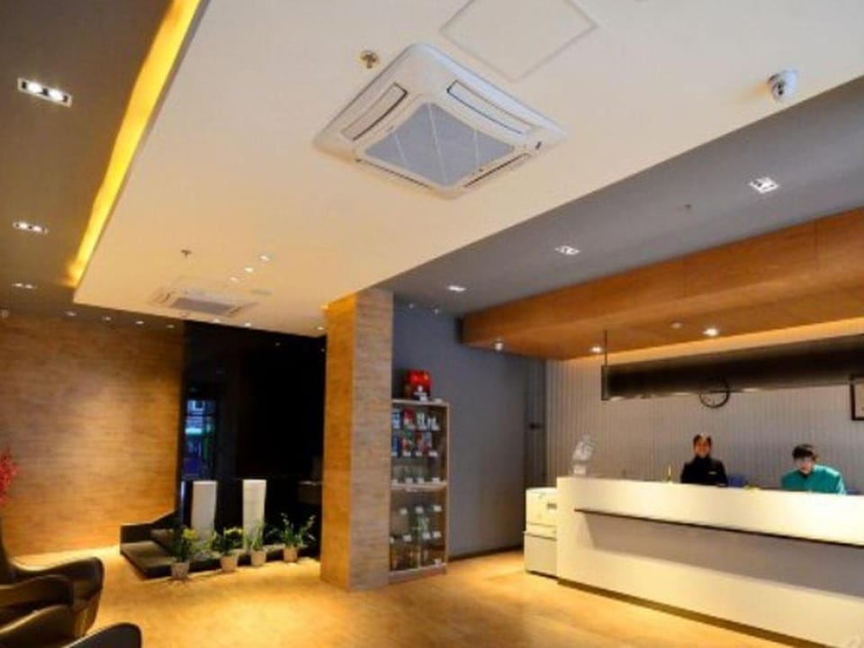 Jinjiang Inn Wuhan Zhonghua Road HuangheLou Branch Hotel in Wuhan