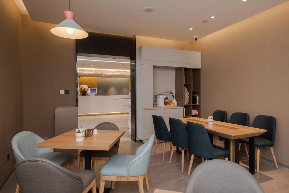 Home Inn Neo Beijing Headquarters Base World Park Guogongzhuang Metro Station Hotel in Beijing