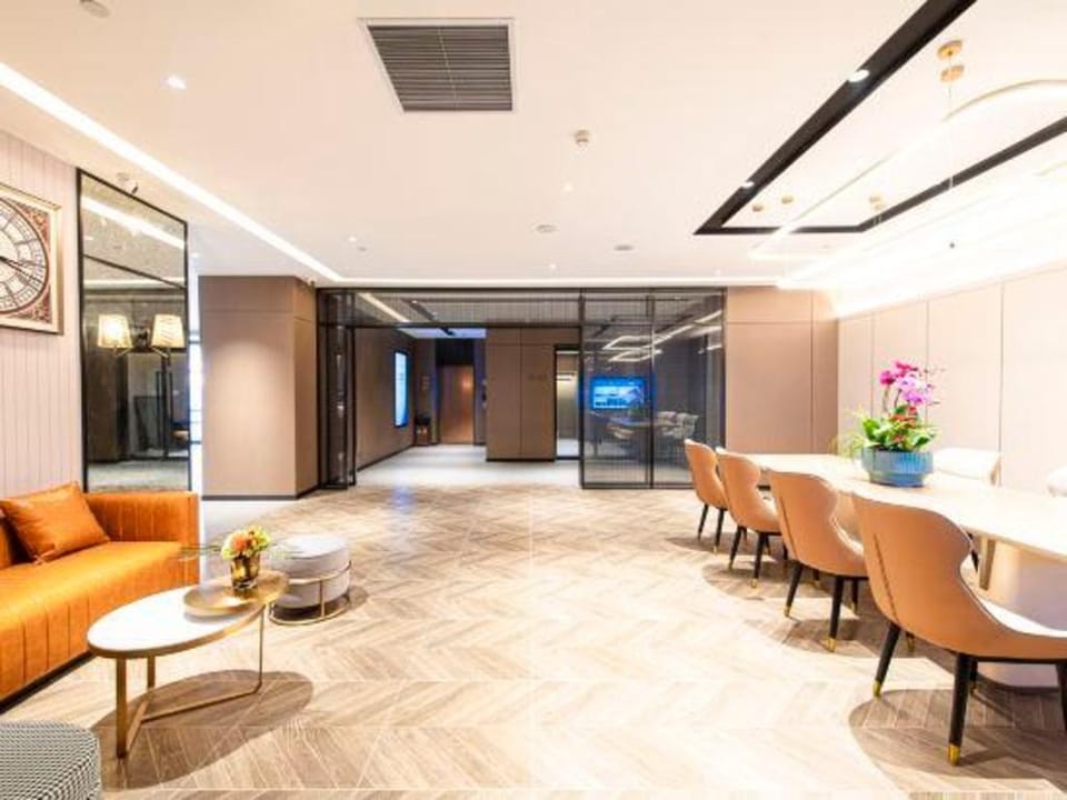 Home Inn Plus - Beijing New International Exhibition Capital Airport Hotel in Beijing