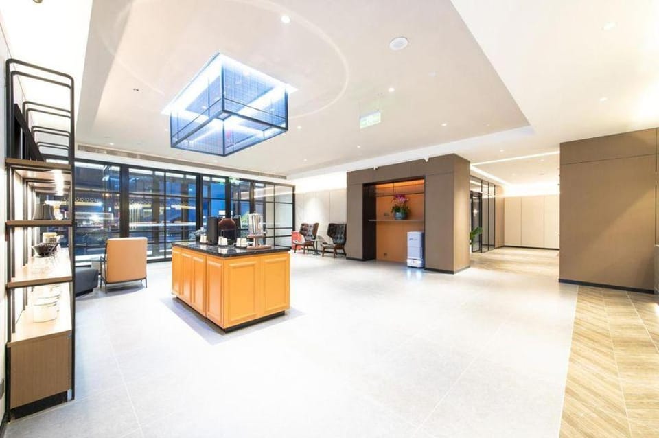 Home Inn Plus - Beijing New International Exhibition Capital Airport Hotel in Beijing