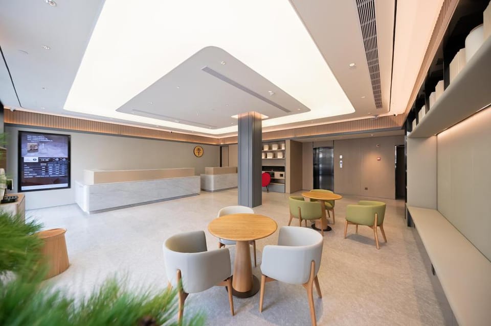 JI Hotel Shanghai Zhongshan Park Jiangsu Road Hotel in Shanghai