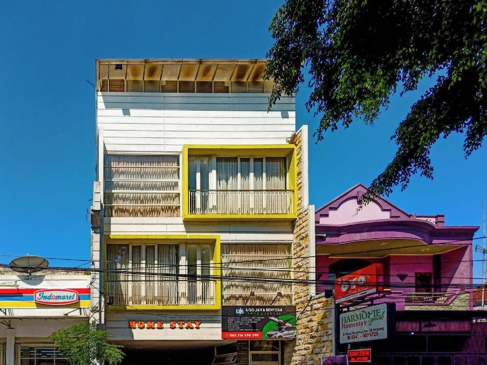 Harmonie Syariah Homestay Hotel in East Java