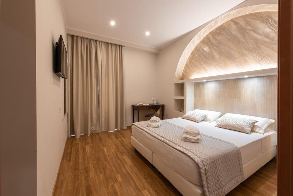 Top Floor Colosseo Guesthouse Bed and Breakfast in Rome