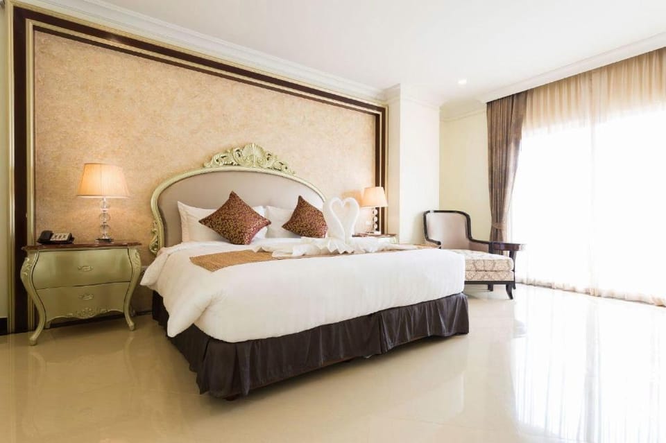 LK Crystal Ville Hotel in Pattaya City