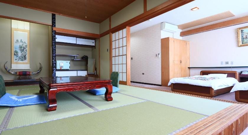 Suzunami Hotel Ryokan in Tokyo Prefecture