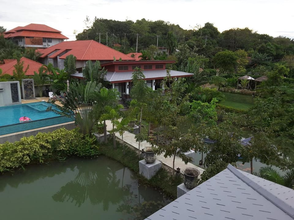Arthaya Villas - SHA Extra Plus Hotel in Sala Dan