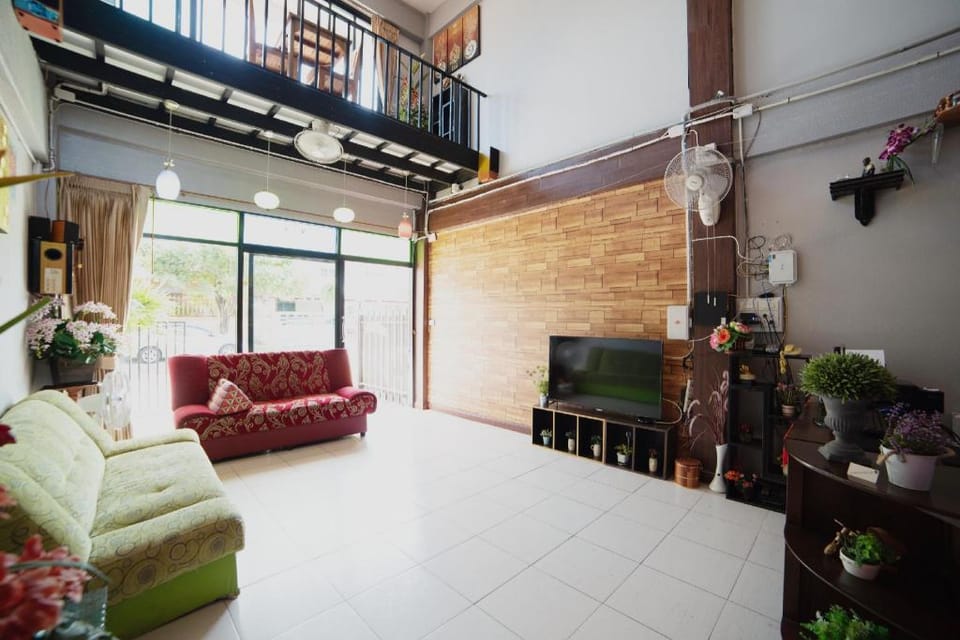 OYO 465 Krung Kao Traveller Lodge Hotel in Laos