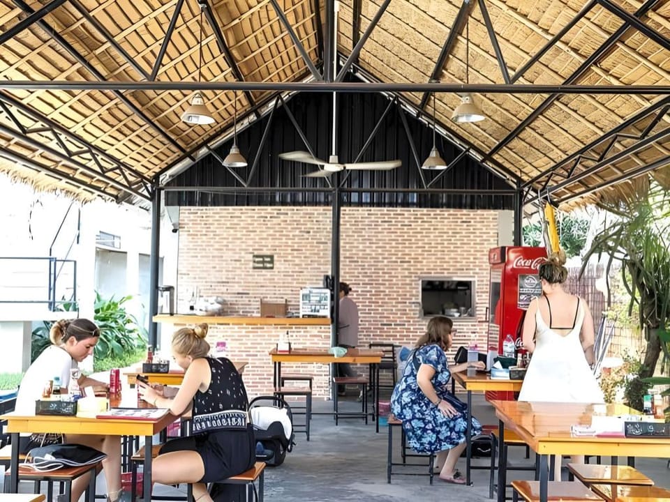 Pool Party Hostel Hotel in Krong Siem Reap