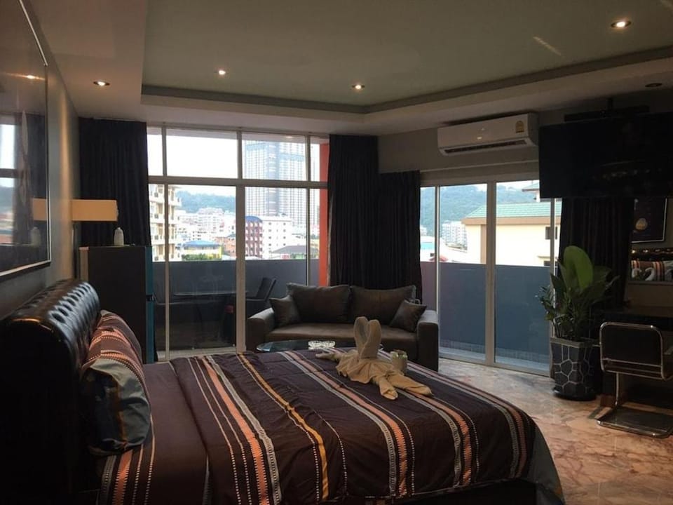 Koenig Mansion Hotel in Pattaya City