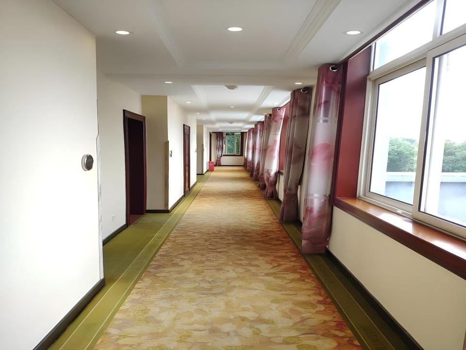 Green Tree Inn Suzhou Kunshan Yangcheng Lake Bacheng Town North Hubin Road Hotel in Suzhou