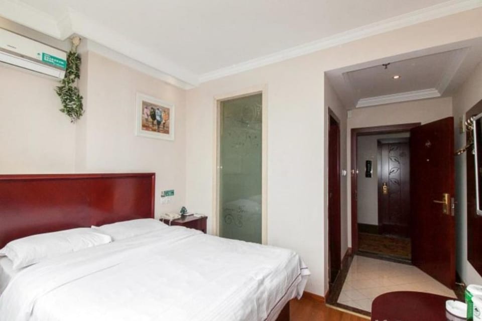 GreenTree Inn Jiangsu Wuxi Yangjian Xihu Road Express Hotel Hotel in Suzhou