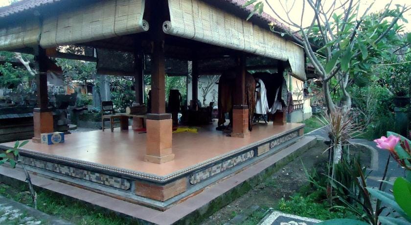 Dewa Put Guest House Hotel in Sukawati