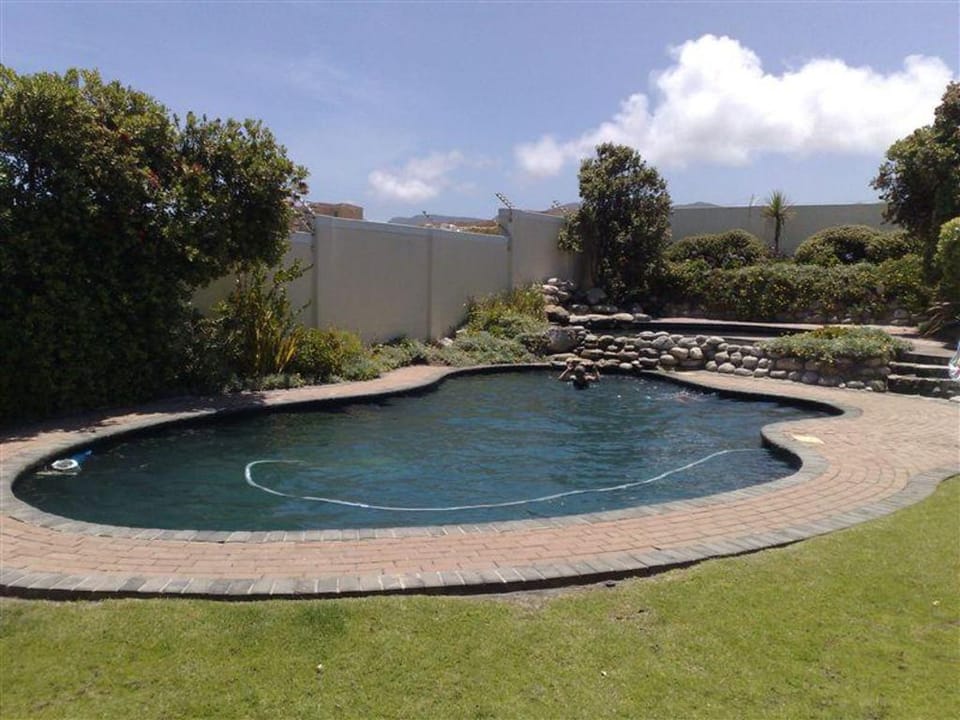 Ocean Edge Apartments  Apartment in Hermanus