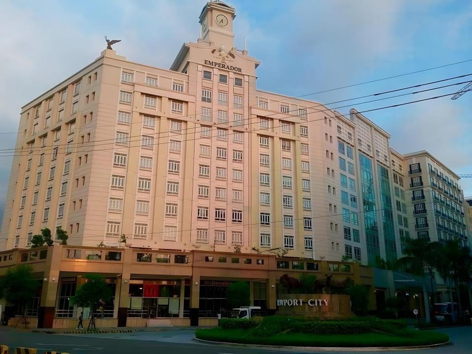 150 NB Condotel near NAIA T3 with Wifi Apartment in Pasay