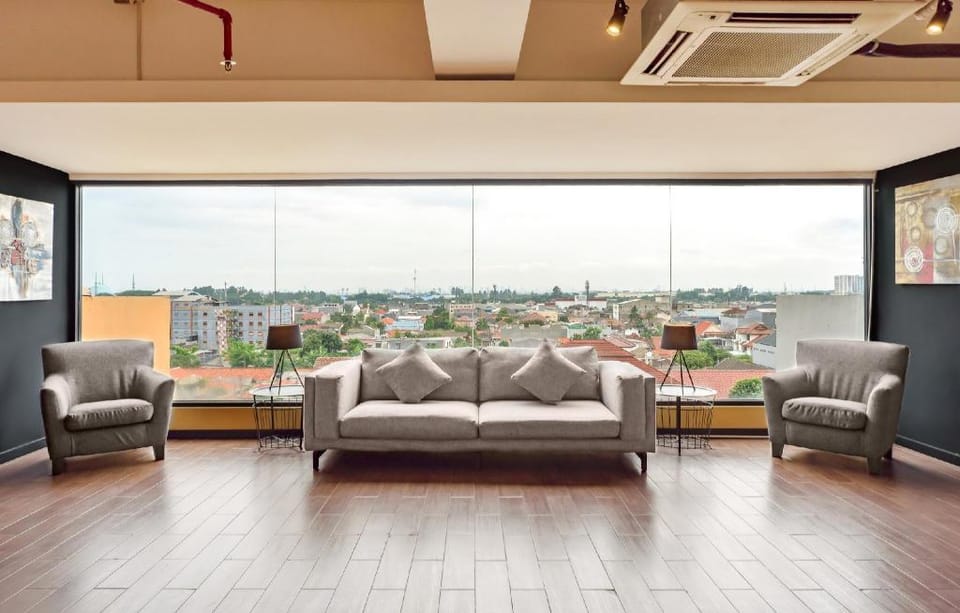 Yellow Bee Tangerang Hotel in West Java