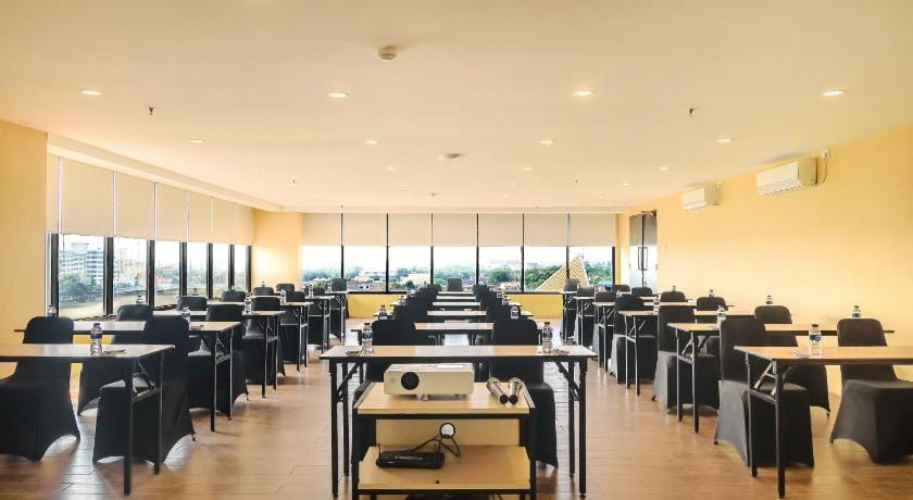 Yellow Bee Tangerang Hotel in West Java