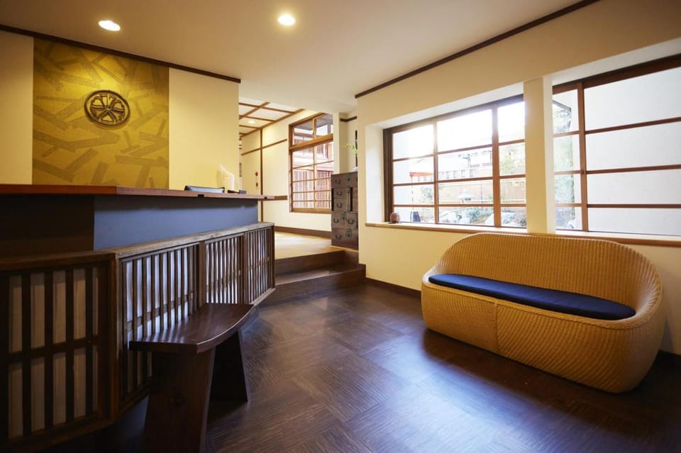 Nazuna Kyoto Nijo-jo Ryokan in Kyoto