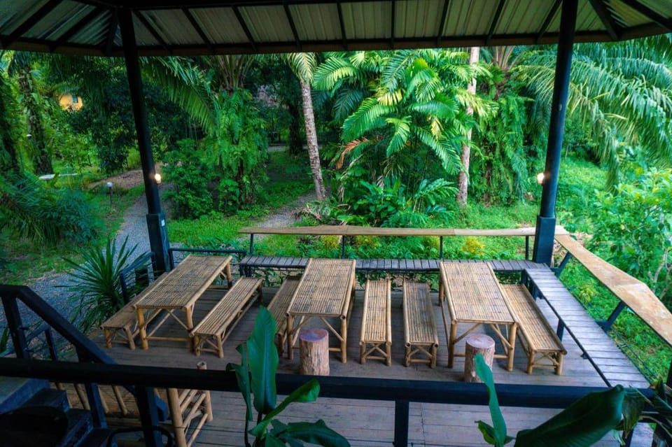 Anurak Community Lodge Lodge in Khlong Sok