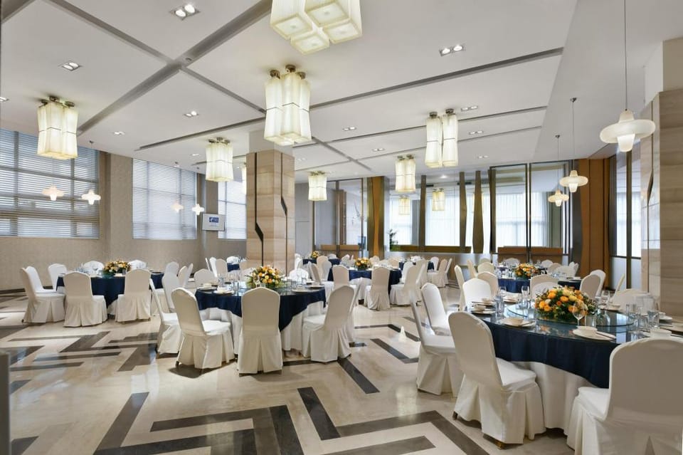 Holiday Inn Express : Chengdu Huanhuaxi By IHG Hotel in Chengdu
