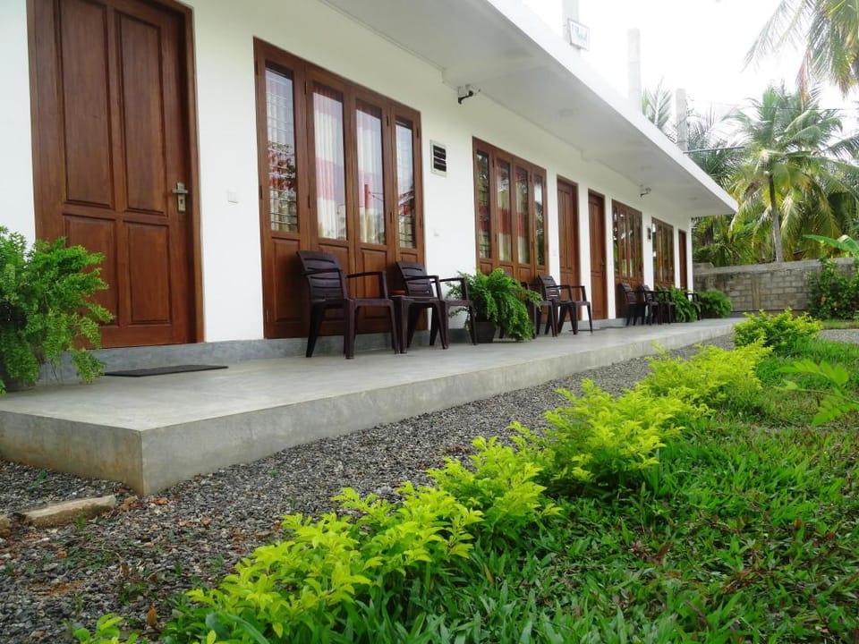 Hotel Corona Hikkaduwa Hotel in Hikkaduwa