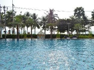 EveRyDaY BEACHFRONT STYLISH  LUXURY* JOMTIEN Apartment in Pattaya City