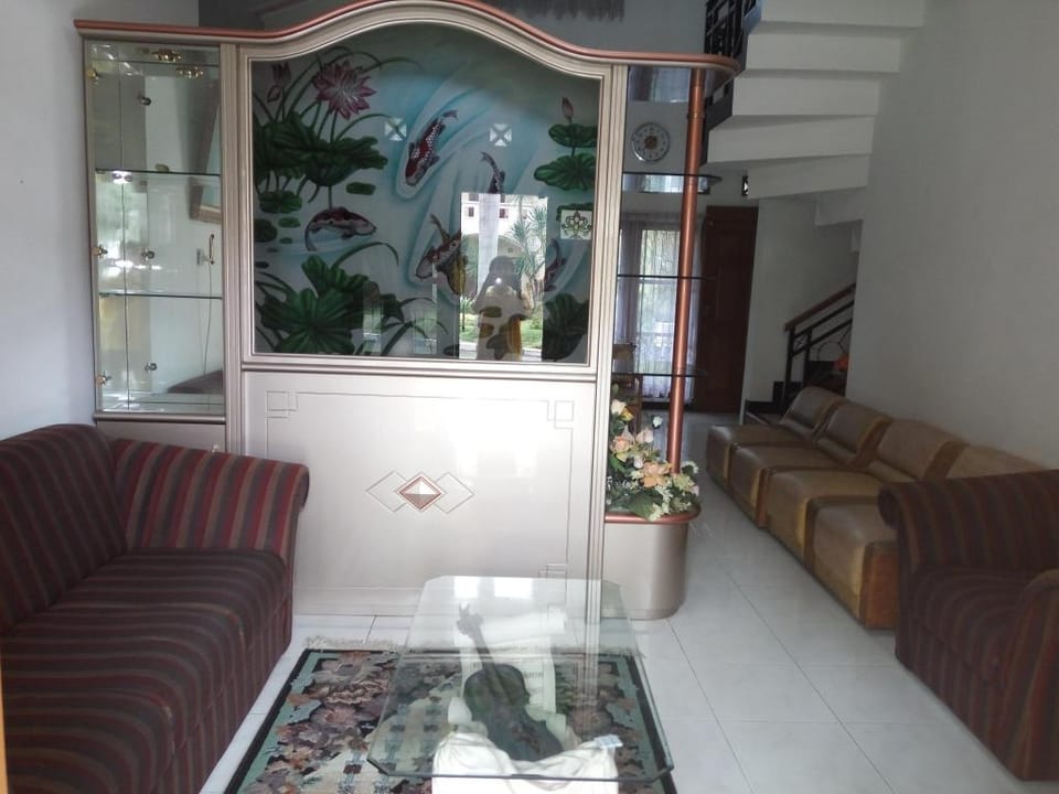 Batu Villa - Three Bedroom Villa in Batu