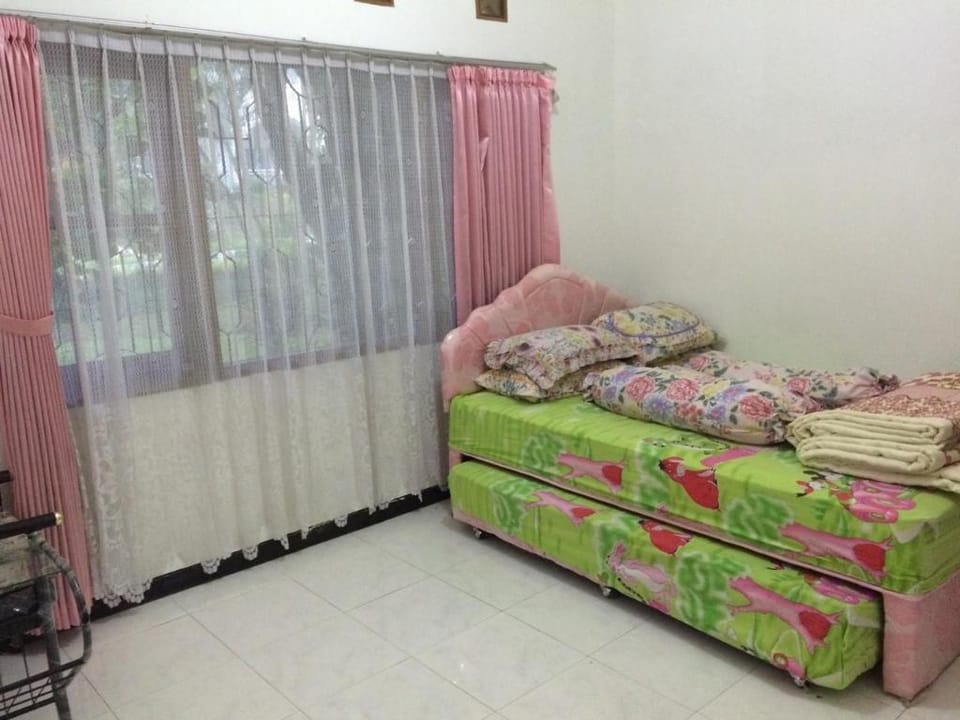 Batu Villa - Three Bedroom Villa in Batu