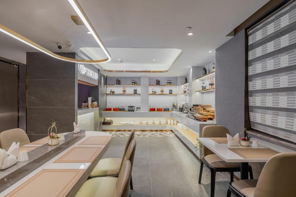 Home Inn Plus Nanjing Xinjiekou Hotel in Nanjing