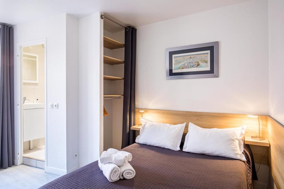 Hotel De L'Horloge Apartment hotel in Paris