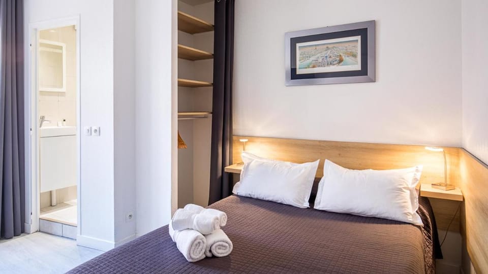 Hotel De L'Horloge Apartment hotel in Paris