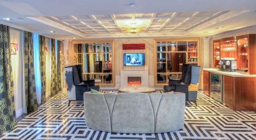 Madera Hollywood Hotel in Hong Kong