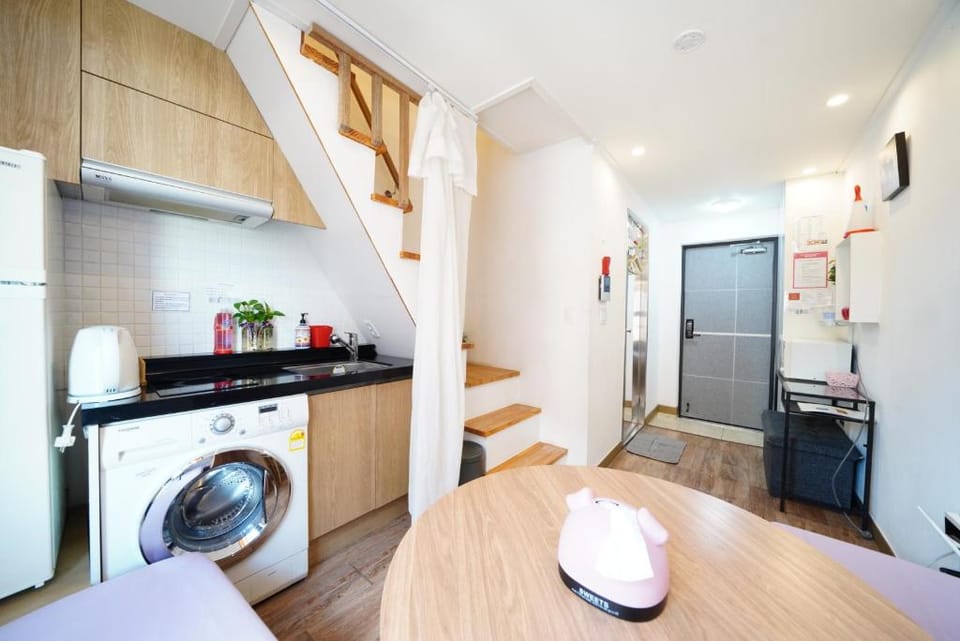 Myeongdong Artmonstay Bed and Breakfast in Seoul