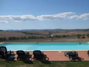 Spacious Tuscan Farmhouse Vacation rental in Tuscany